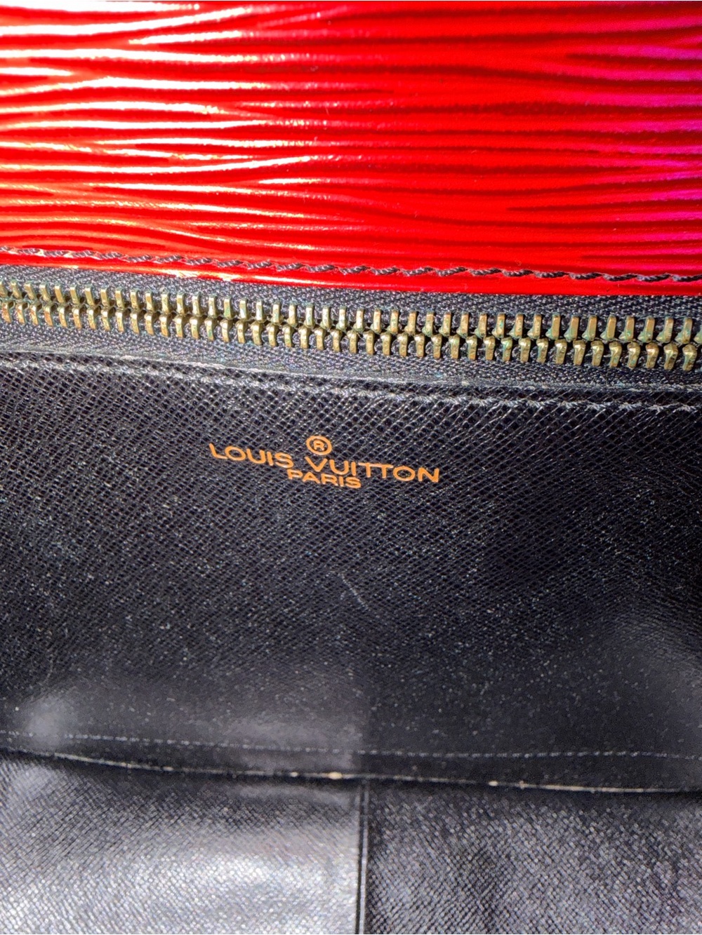 Louis Vuitton Saint Cloud GM Red Epi Leather Crossbody Adjustable Shoulder Strap - Picture 8 of 10